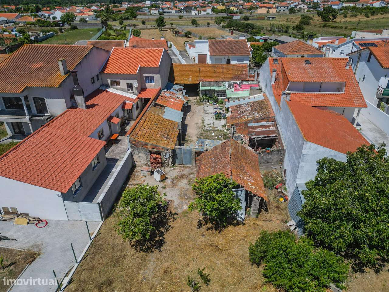 Moradia com garagem e terreno em Regalheiras, Lavos - Grande imagem: 5/11