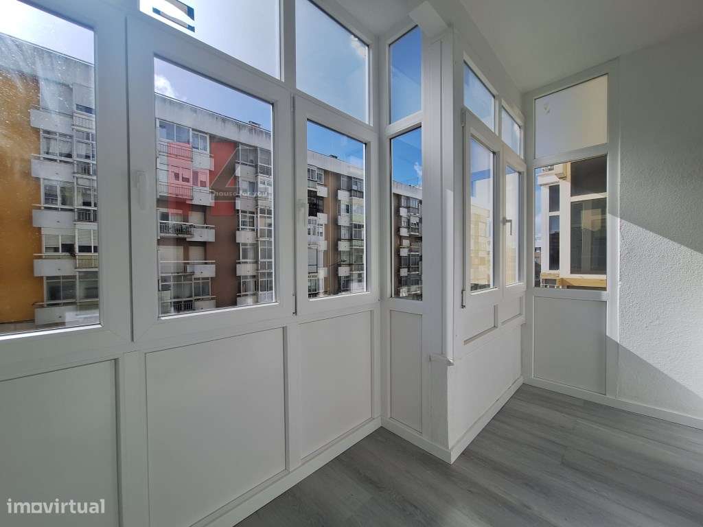 Apartamento T2 totalmente remodelado em Oeiras próximo da praia-20