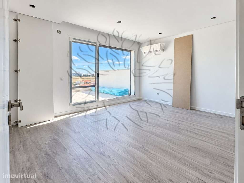 Duplex Novo com Amplos Terraços, Suite, Cozinha em Open Space-27