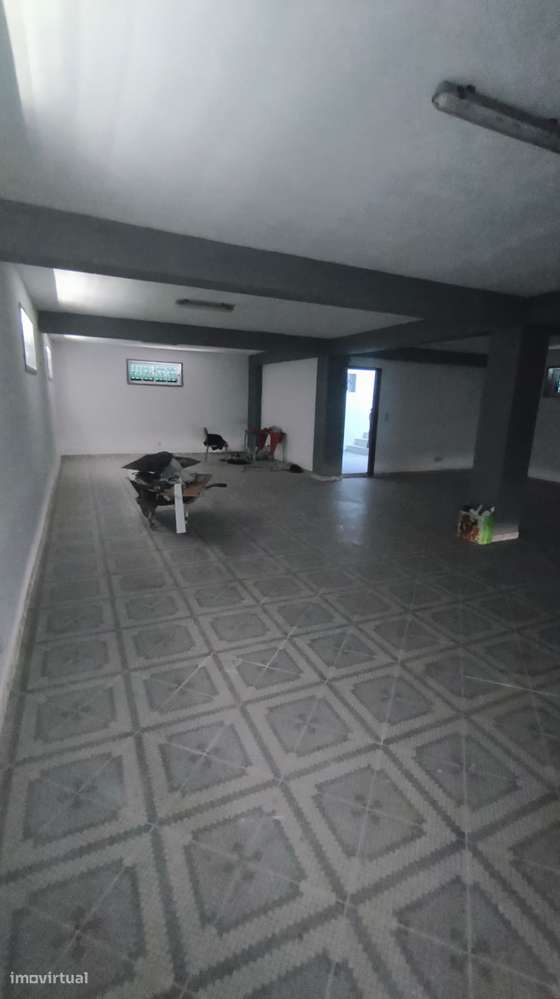 Andar de Moradia T2  Cave com 93m2-17