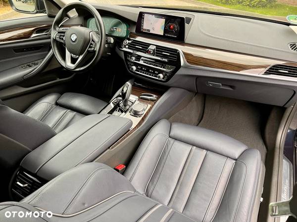 BMW Seria 5 520d Touring Luxury Line - 24