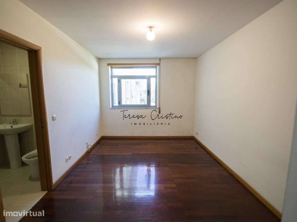 Apartamento T3 com Garagem Fechada e Elevador Arca, Ponte de Lima-8