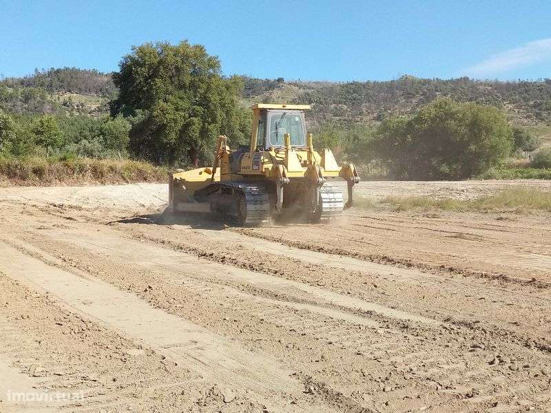 Terreno de 1,3 Ha com Ribeiro e Viabilidade de Construção - Grande imagem: 4/12