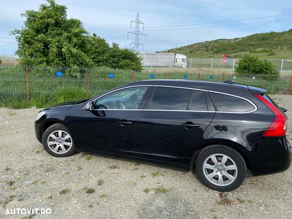 Volvo V60 D5 AWD Geartronic - 4