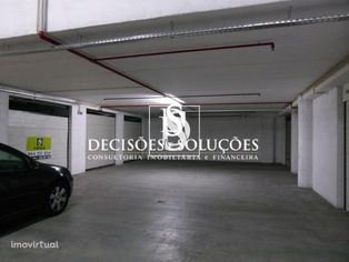 Garagem Não definido em UDF de Viseu