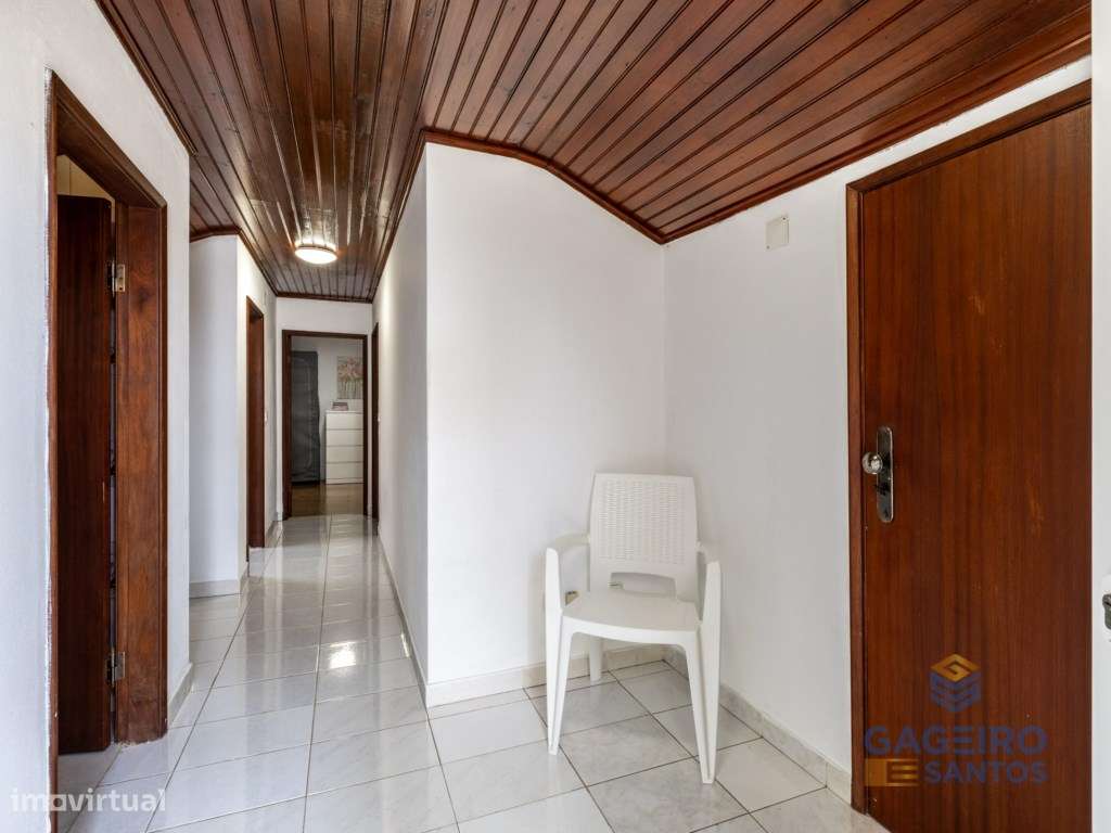 Moradia Remodelada T2 + 2-26