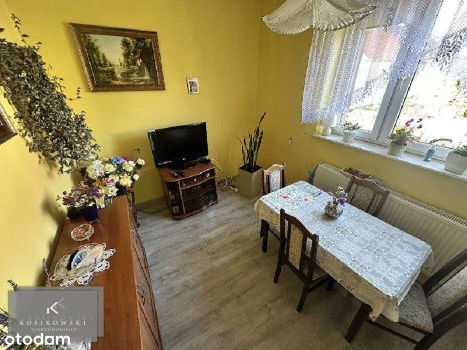 Funkcjonalny budynek w centrum wsi-5