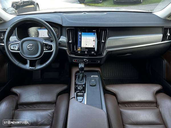 Volvo V90 2.0 D4 Momentum Geartronic - 23