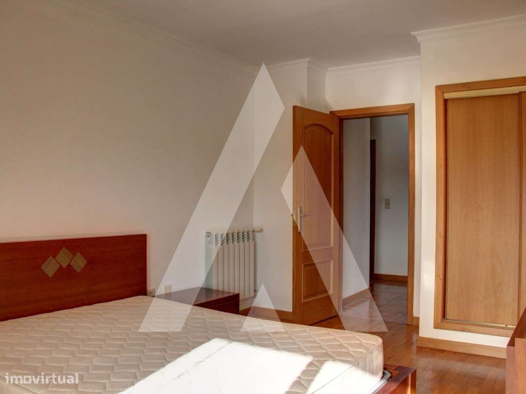 Apartamento T3 Oliveira do bairro-34