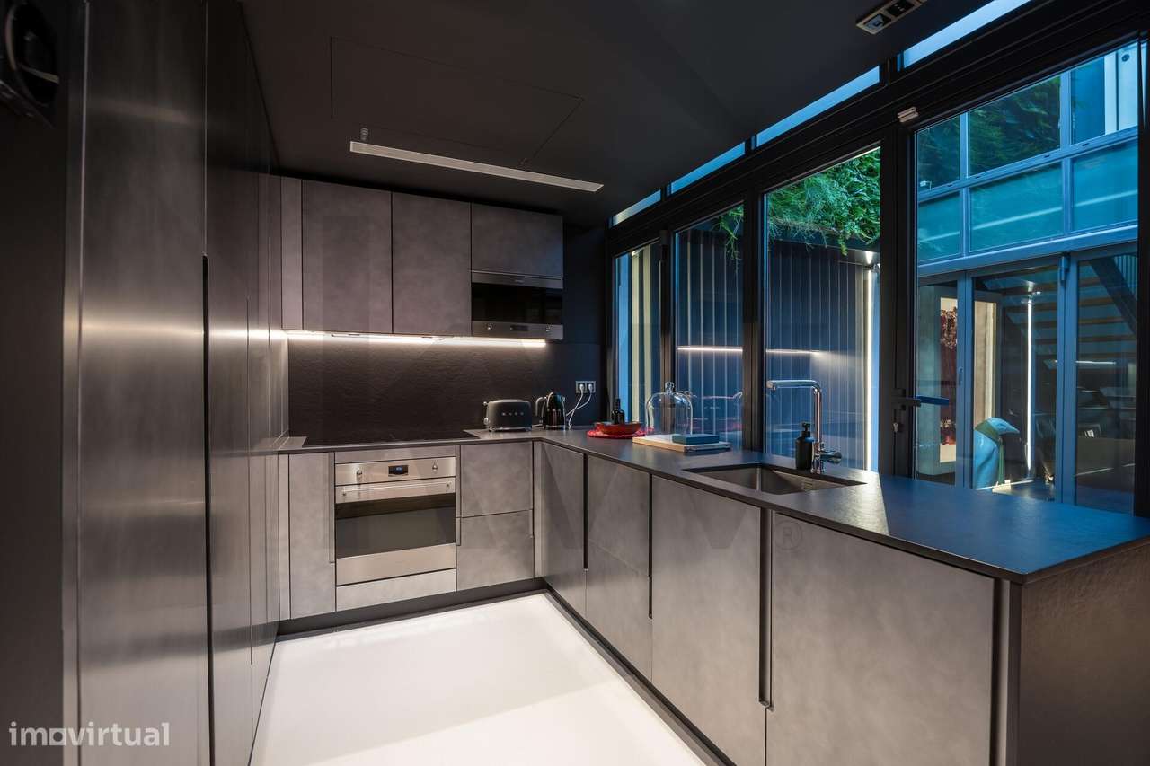 Elegante Duplex T3 Mobilado com Garagem e Arrecadação em Belém - Grande imagem: 4/32