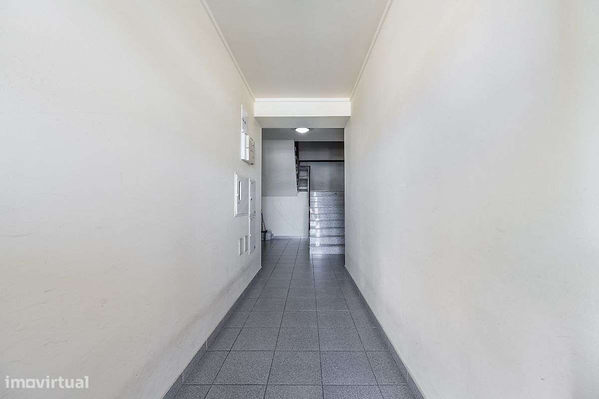 Apartamento T3 parcialmente renovado a 175.000€ - Grande imagem: 2/17