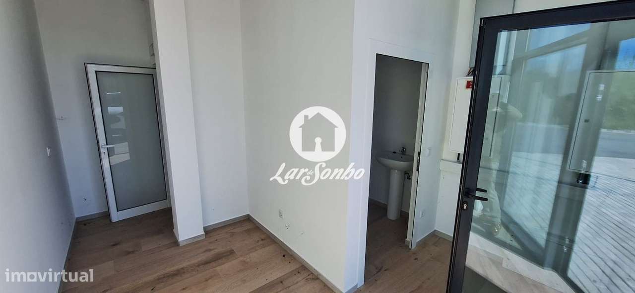 Excelente pavilhão em Barcelos - Grande imagem: 2/25