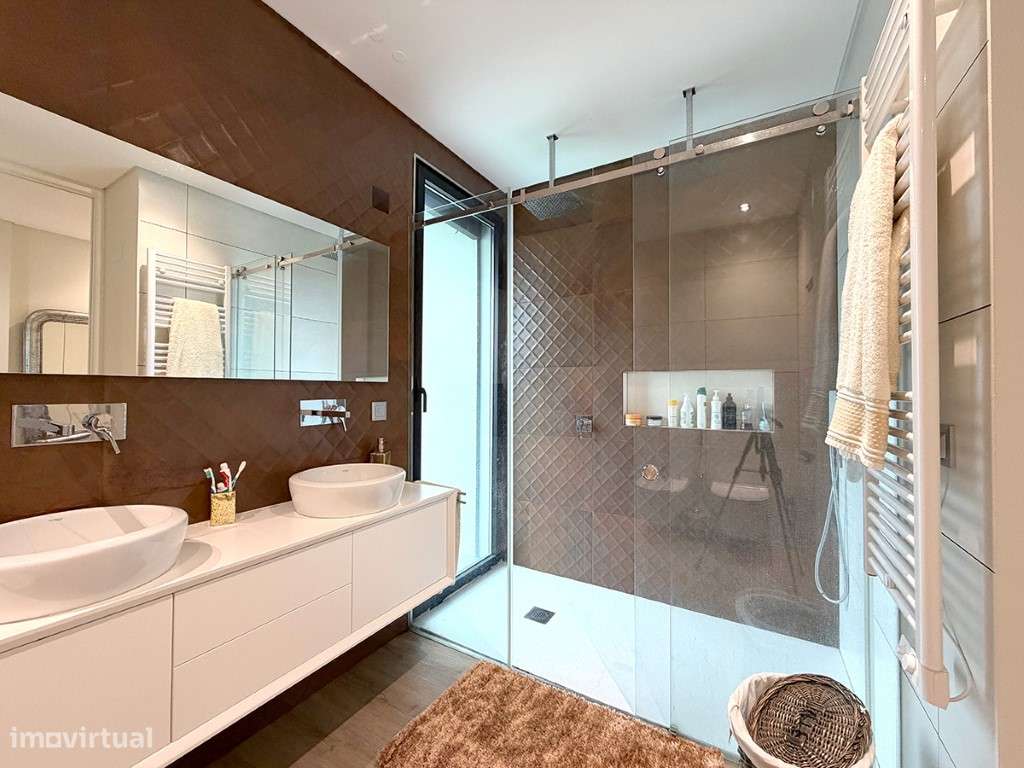 Moradia T4+1 moderna à venda em Picheleiros, Azeitão-29
