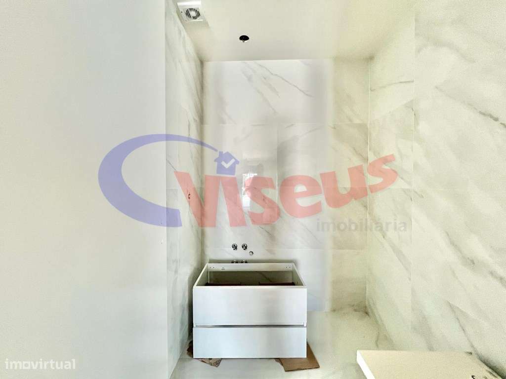 Apartamento T3 Penthouse Coimbrões-19