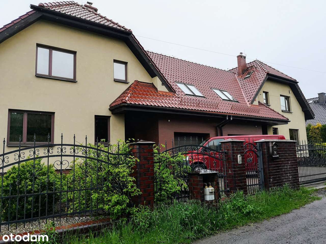 Przestronny bliźniak w Bojkowie - 215 m z jacuzzi w ogrodzie i garażem
