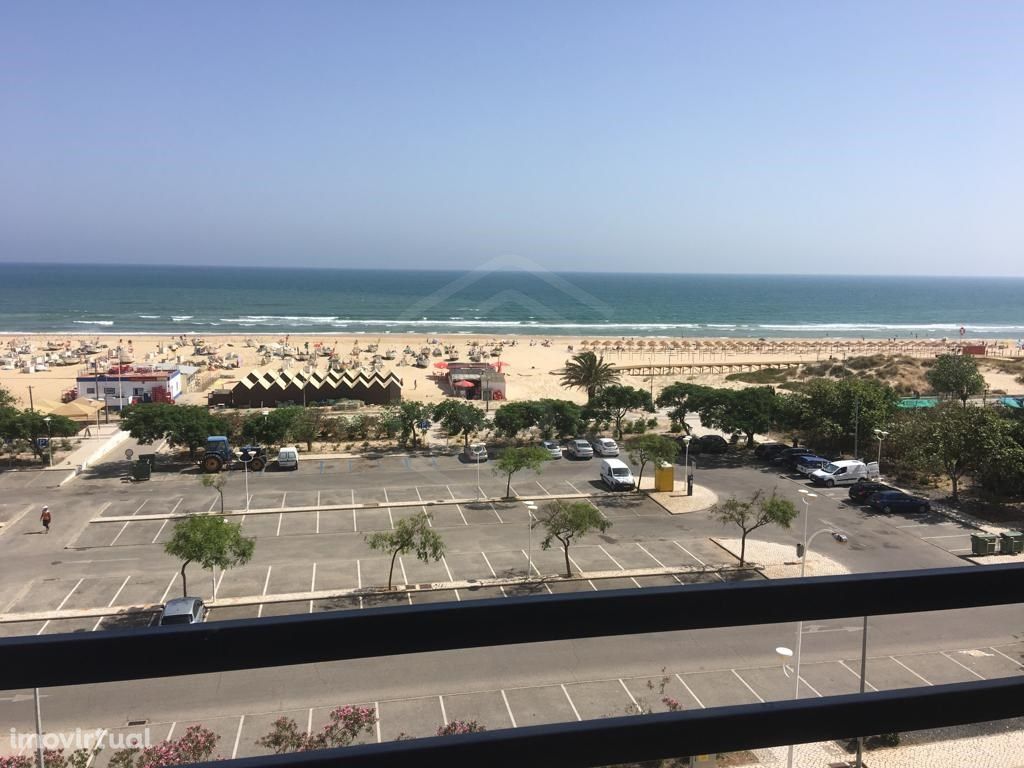 Apartamento T2 com vista mar em Monte Gordo, Algarve