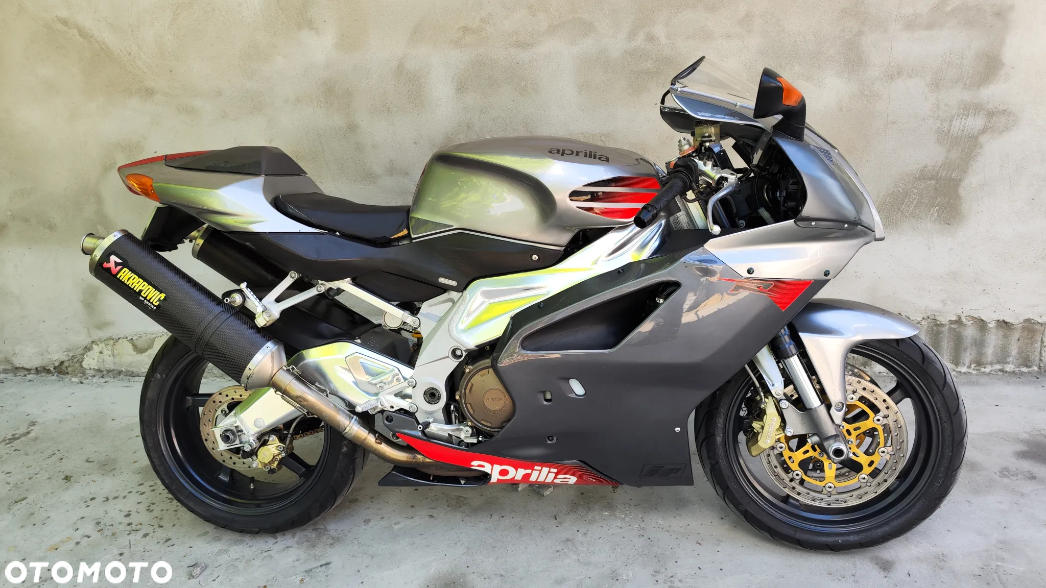 Aprilia RSV - 33