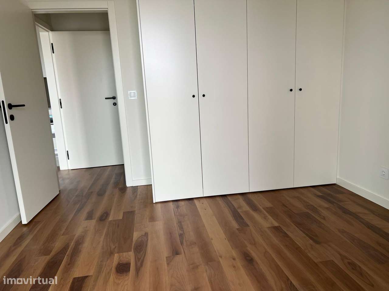 T3 Novo * V. N. Gaia Suite Varanda Tipo Terraço Lug Garag Duplo Metro-12