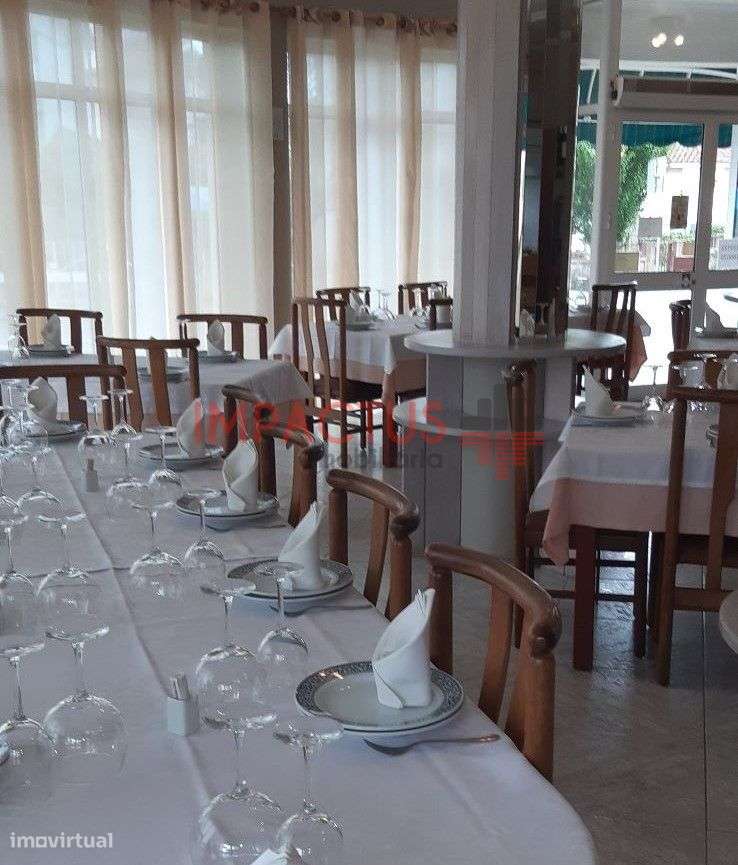 Restaurante equipado e a funcionar - Grande imagem: 2/18