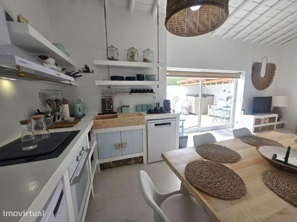 Simpática Moradia T2 com Piscina, perto da praia da Amieira - Grande imagem: 2/25