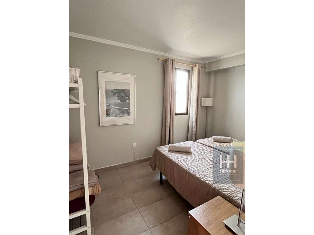 Moradia T5 + Apartamento T2 no centro do Porto Santo-25