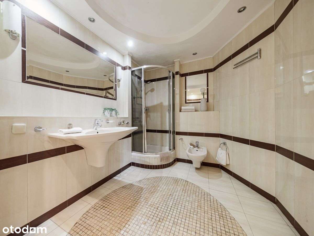 3 pokoje, oryginalny rozkład, świetna lokalizacja-9