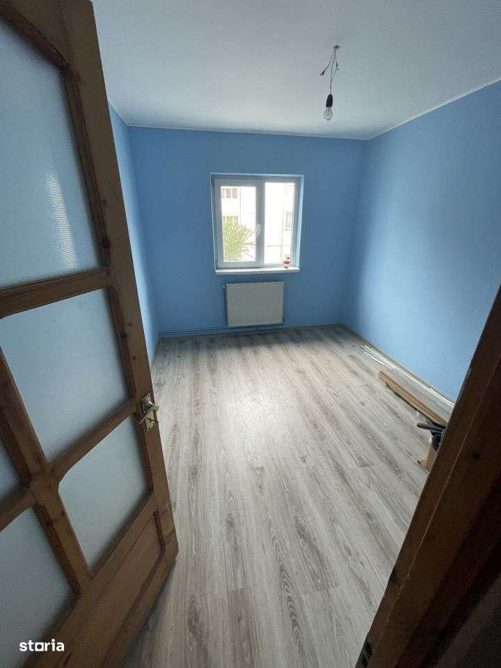 De vanzare apartament cu 3 camere, etajul 2, Dealul Florilor-9