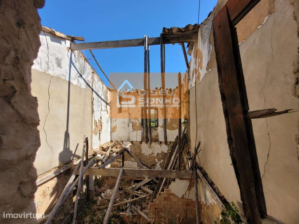 Terreno com Projecto Aprovado para Moradia T3 com Piscina - Grande imagem: 5/13