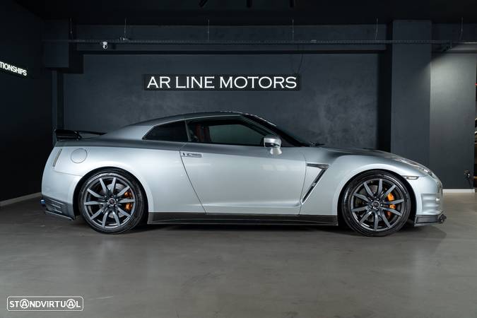 Nissan GT-R Black Edition - 9