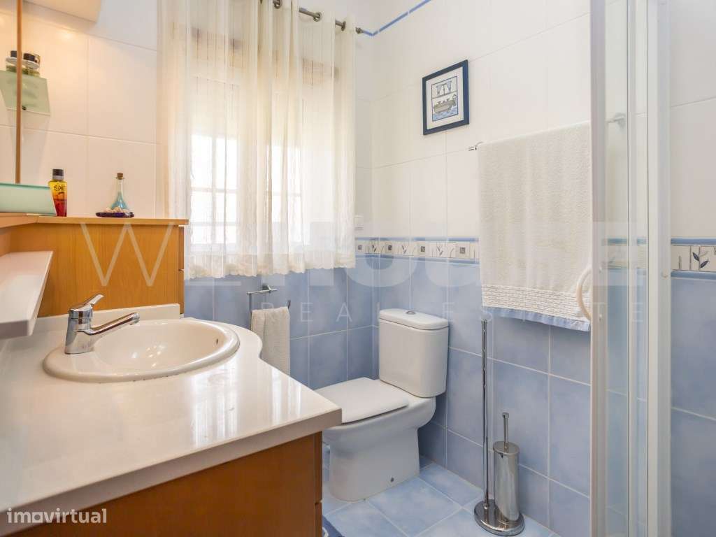 Moradia T4 com 280 m2, inserida em terreno com 2500 m2 em Palmela-13