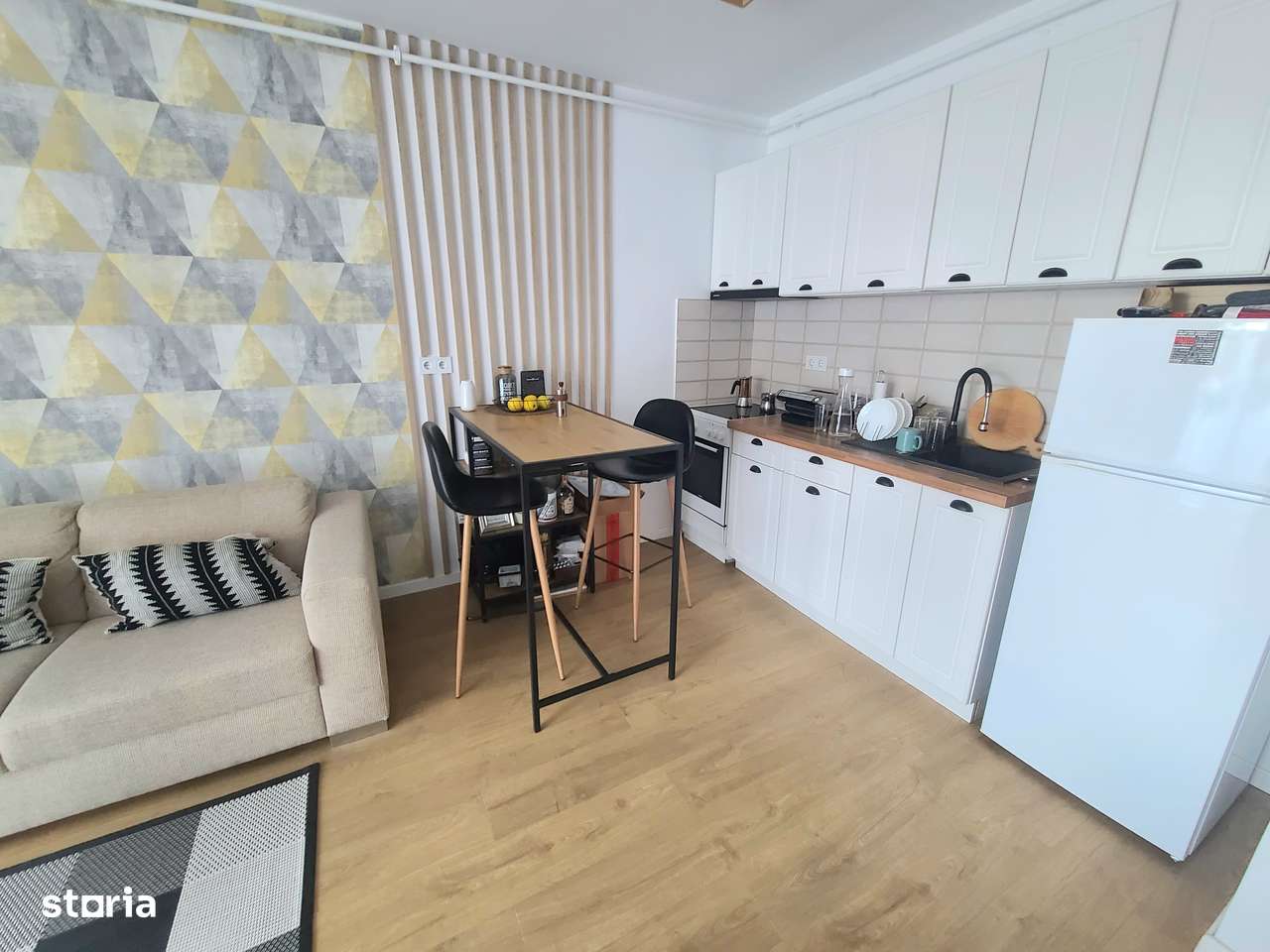 Vand 1 cam Tudor bloc nou - Imagine principală: 1/8