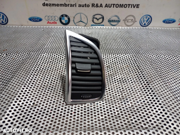 Grila Ventilatie Aerisire Bord Stanga Audi Q7 4L 2007-2008-2009-2010-2011-2012-2013-2014-2015-2016 Grila Audi Q7 - Dezmembrari Arad - 2