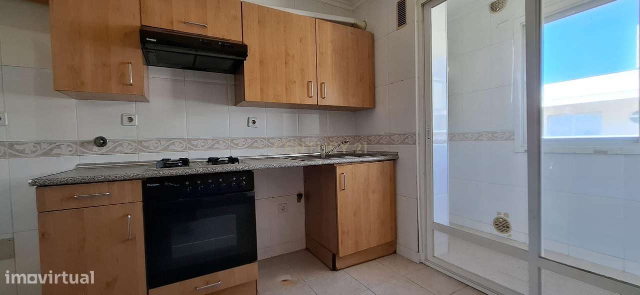 T3 com Suite, Estacionamento e Arrecadação – Urbanização da Fonte da P - Grande imagem: 5/17