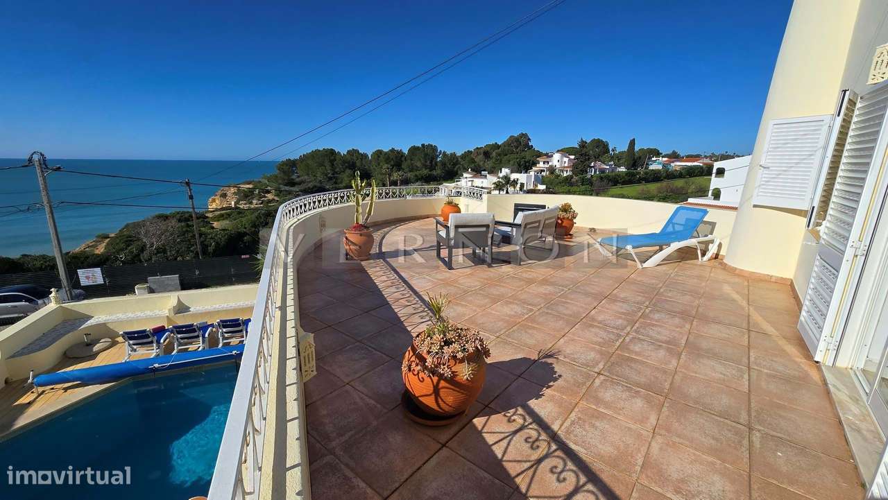 Algarve, para venda, moradia T5 primeira linha do mar com piscina aque-27