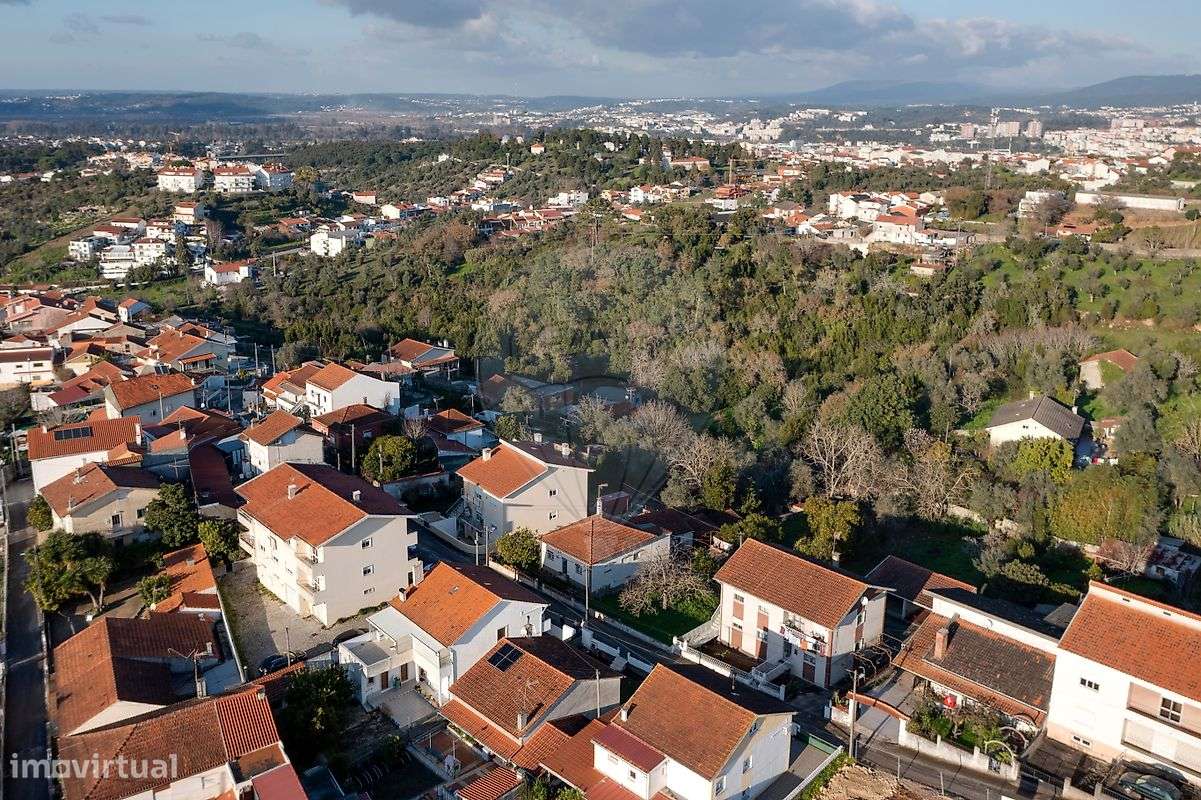 Moradia T6 | 2 Andares com Utilização Independente | Lote 1048m2-38