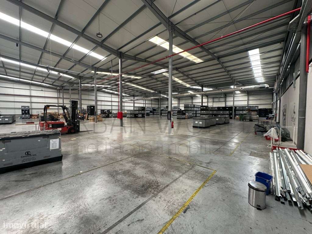 Armazém Industrial, Nelas - Canas de Senhorim, 4.279 m²-0
