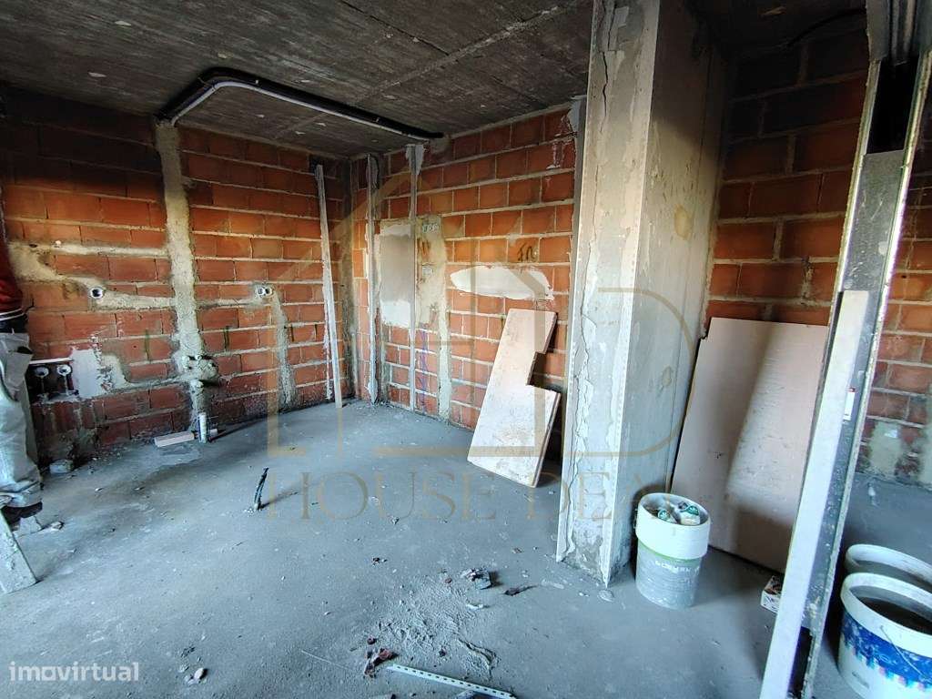 MAGNÍFICO Apartamento T3 com Parqueamento e Arrecadação. Montijo-20