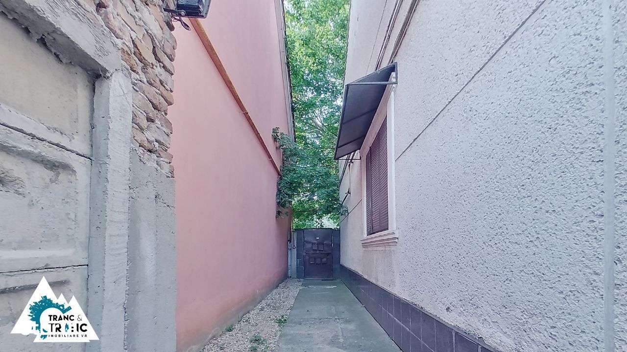 Casa nemteasca cu 4 camere in Centrul Aradului - Imagine principală: 3/11