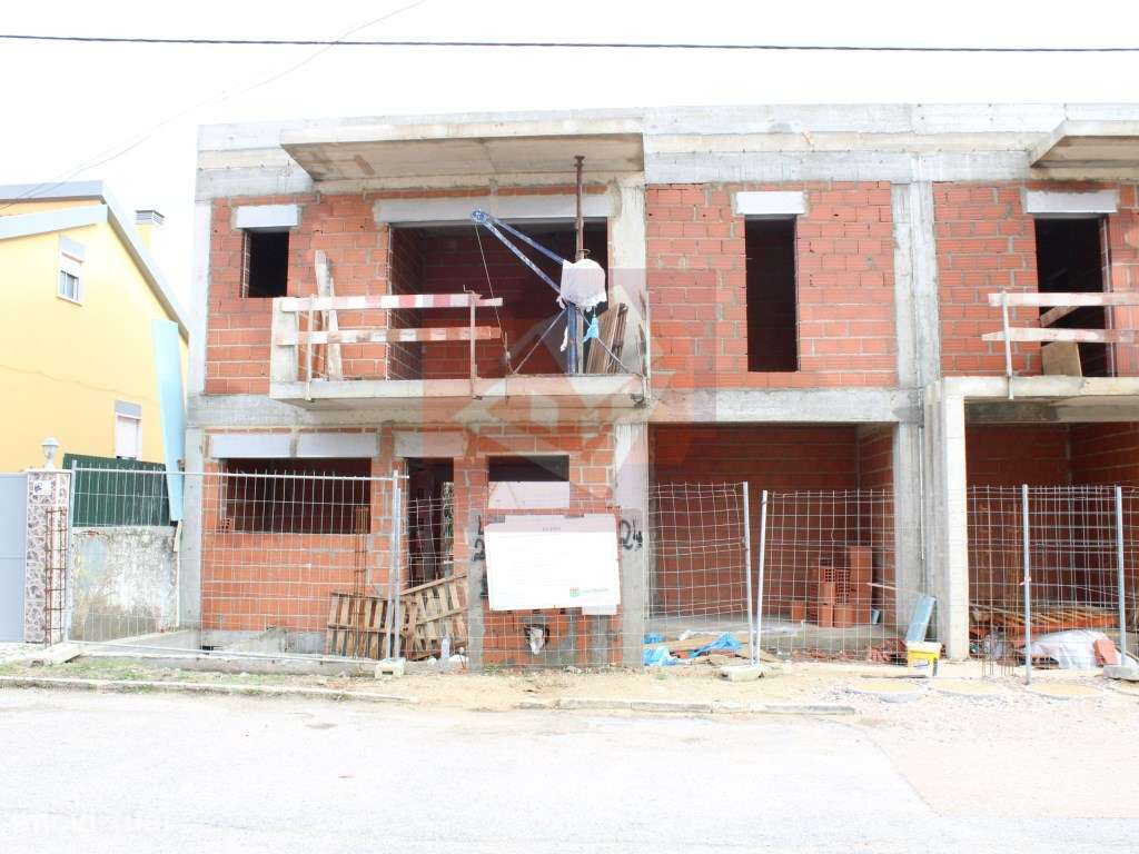 Moradia V3 em construção no Bairro do Girassol, Ramada - Grande imagem: 4/17