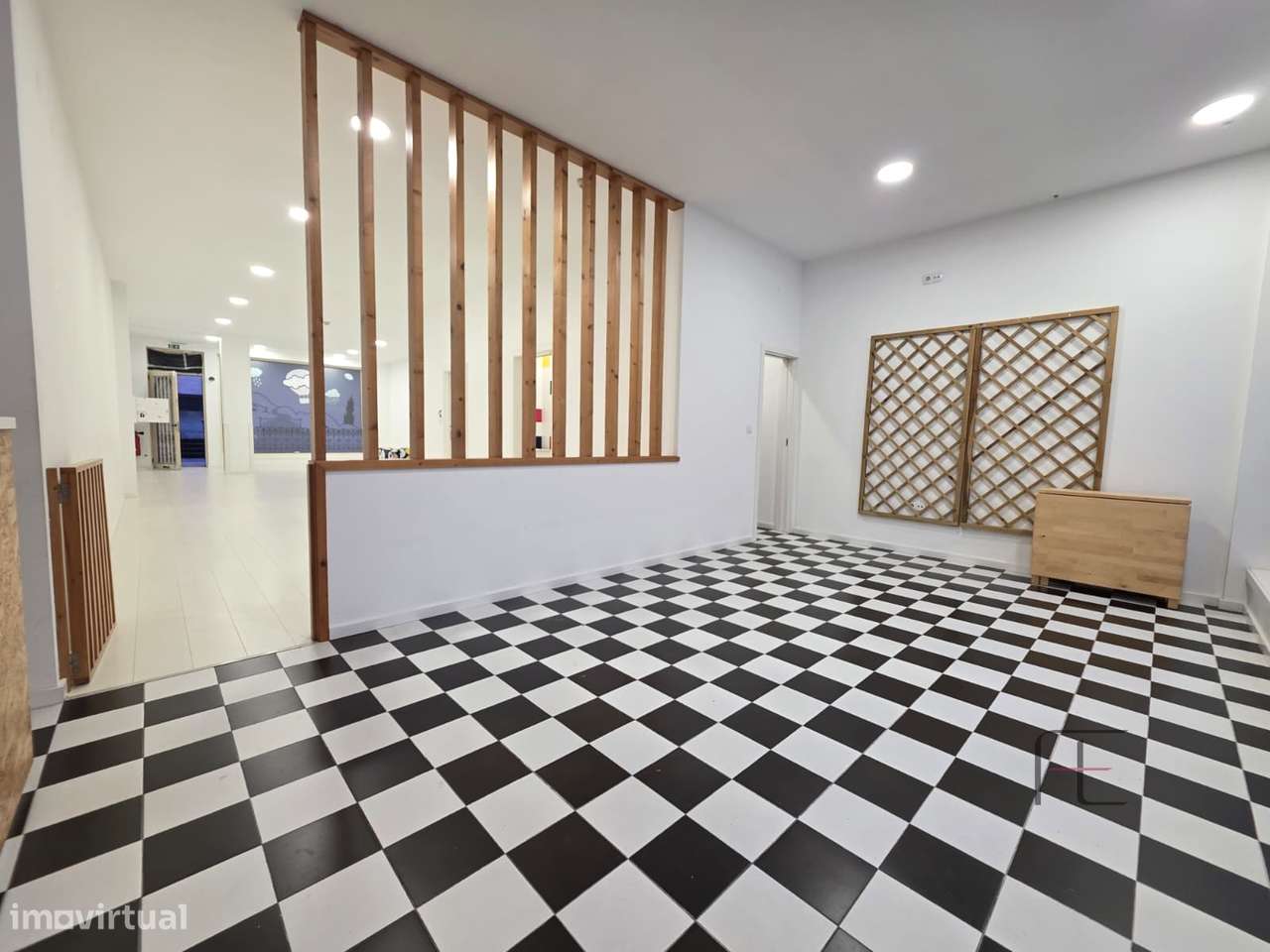 Loja  Venda em Rio Tinto,Gondomar-0