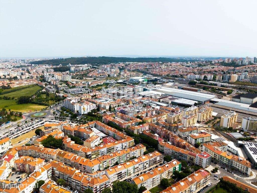 Excelente oportunidade no centro da Amadora: Apartamento T2 com locali-20