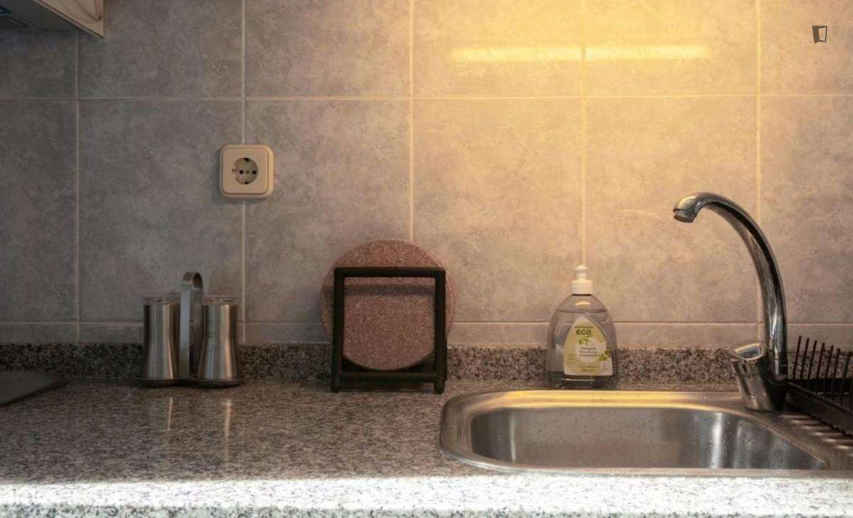 Quarto - localizado em Paranhos Porto - Grande imagem: 4/10