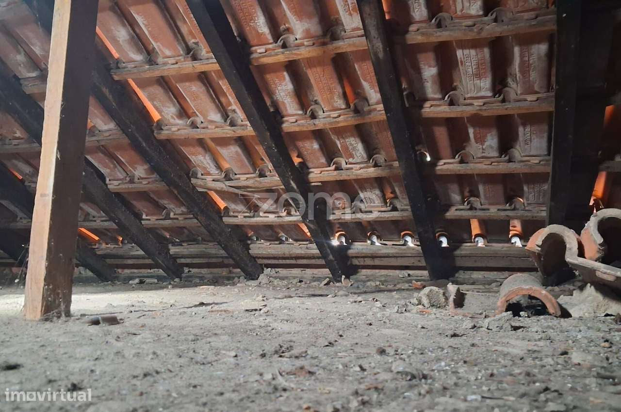 Moradia à venda na zona histórica da Pontinha-17