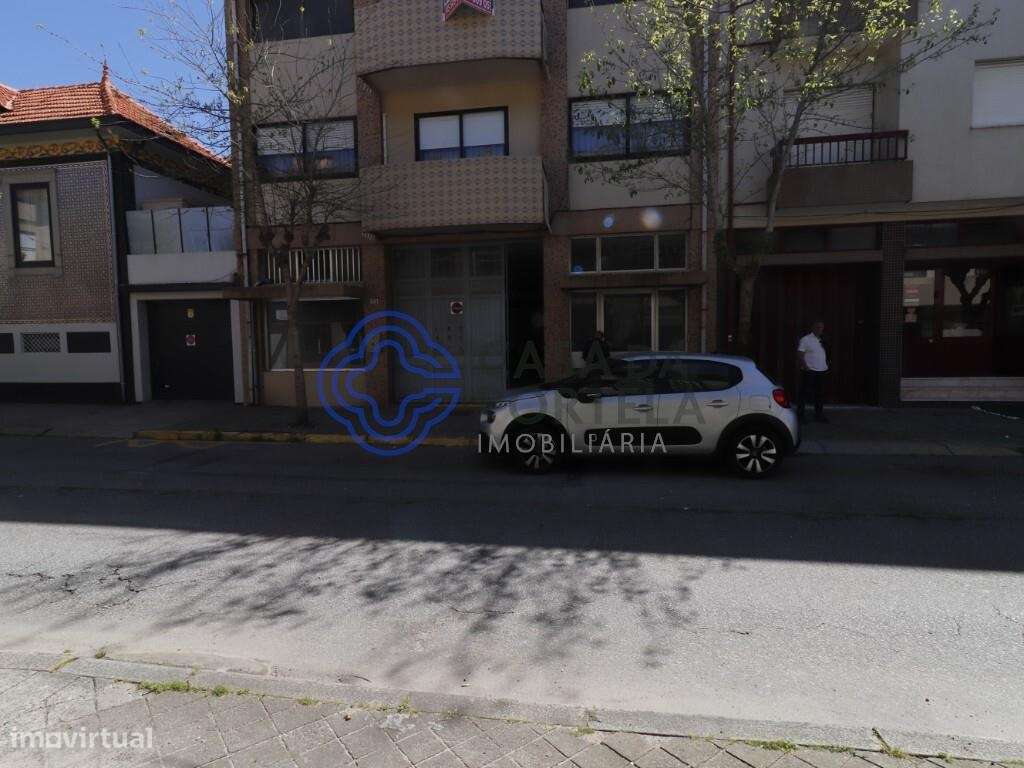 Prédio Centro de Espinho - Grande imagem: 3/17