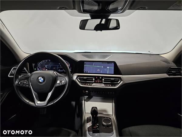 BMW Seria 3 318i Advantage - 9