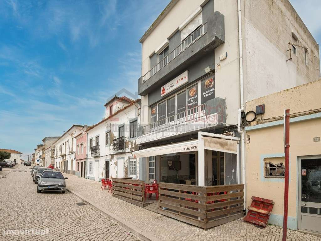 Edifício com Restaurante e Apartamento T3 - Grande imagem: 4/35