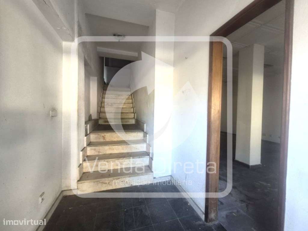 Loja/Escritório Duplex com 108 m² e Terraço no Centro do Laranjeiro...-6
