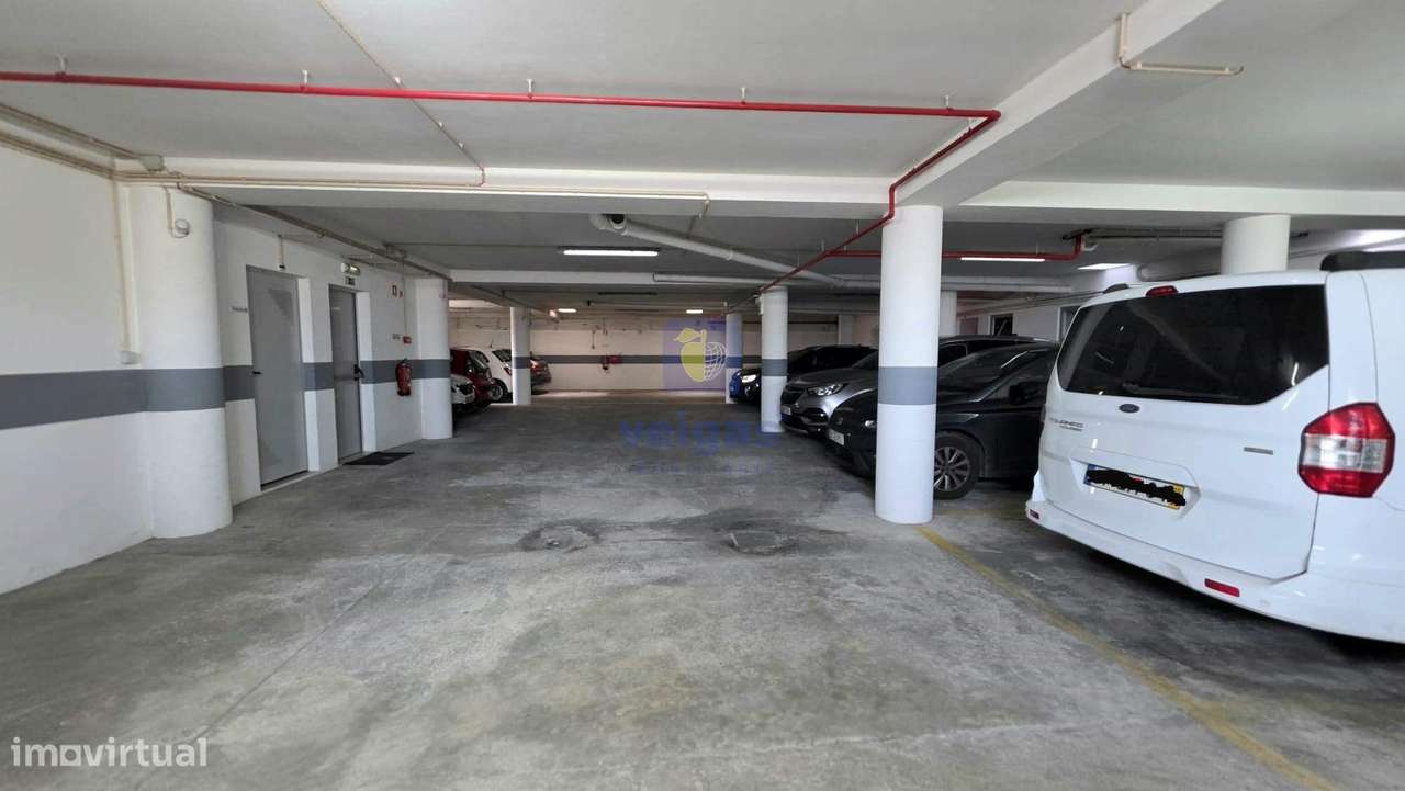 Apartamento T2 com Terraço em Outeiro da Cabeça-13