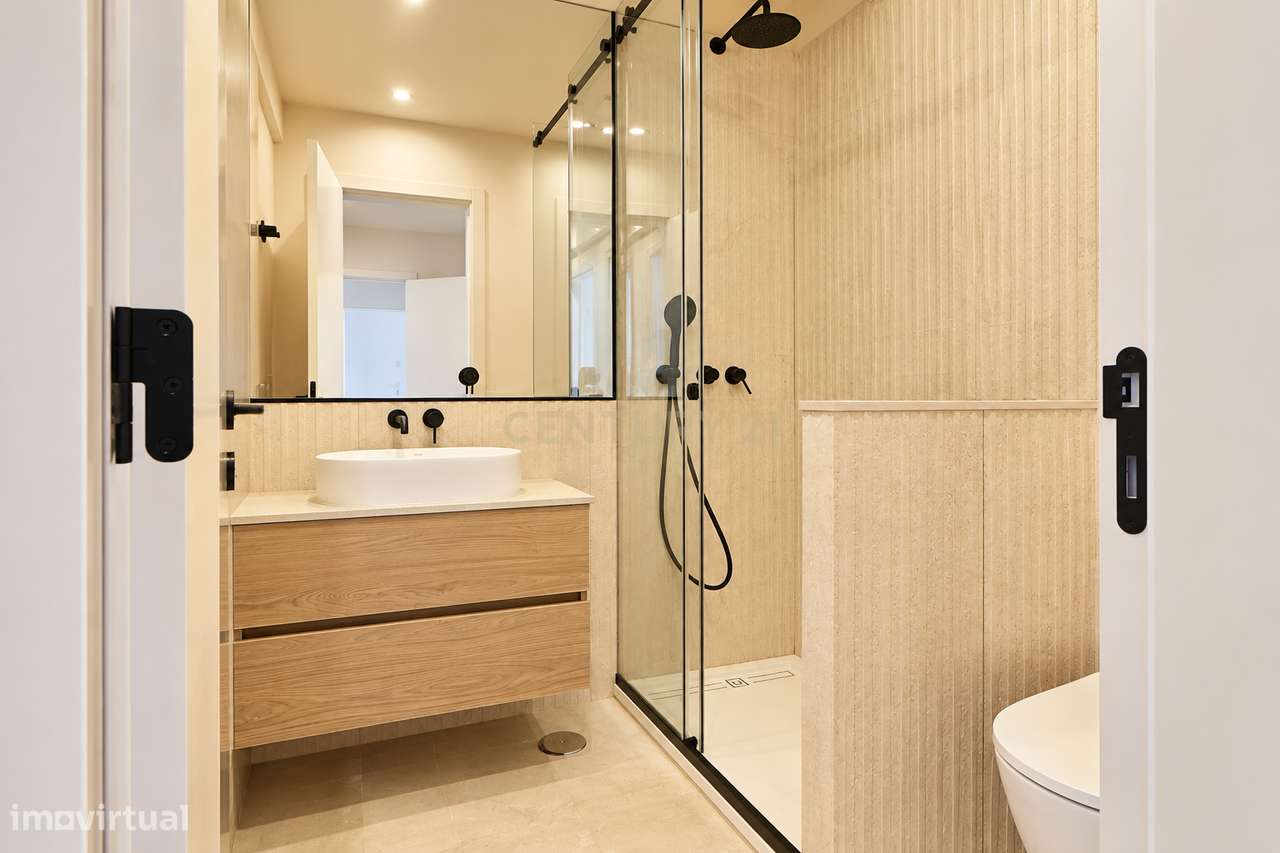 Espectacular Apartamento T3, totalmente remodelado, no centro do Monti-35