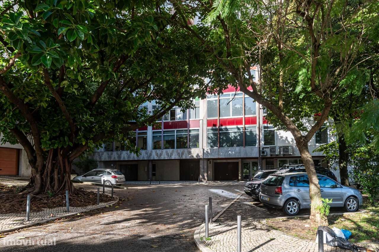 T2 para Arrendamento no Areeiro – Excelente Localização, Parqueamento - Grande imagem: 2/30